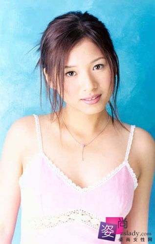 从&ldquo;平原&rdquo;到&ldquo;高原&rdquo; 平胸女星丰胸历程