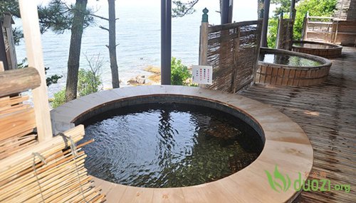 日本白滨海滩&ldquo;裸风裸景&rdquo;令人痴迷